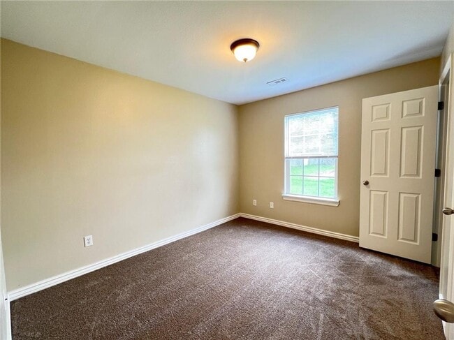 Building Photo - 341 Graystone Cir