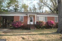 Building Photo - 198 Collins Dr