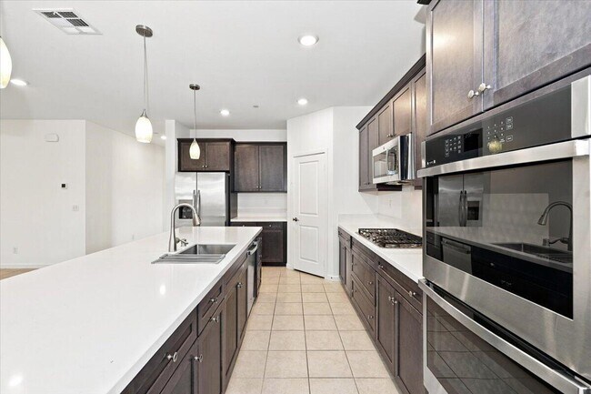 Building Photo - 40082 Catania Ct