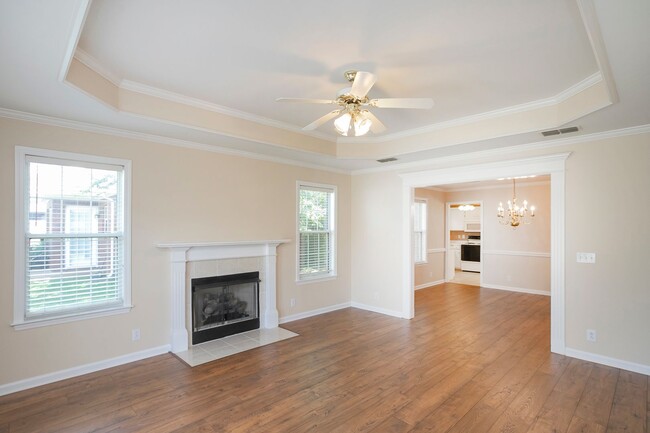 Building Photo - Lovely Townhome in Murfreesboro!