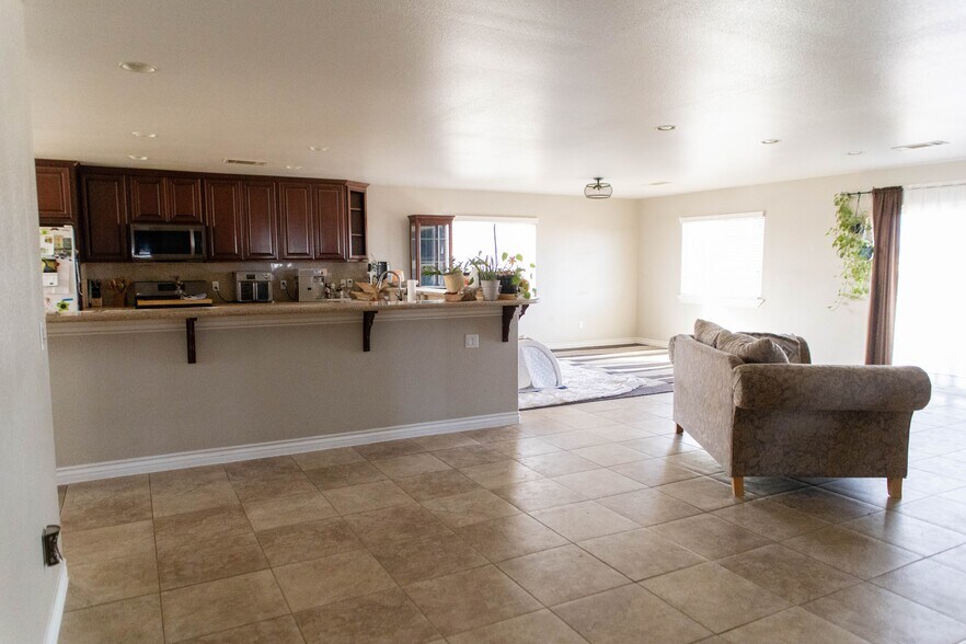 Main House - 12072 Pacific Rd