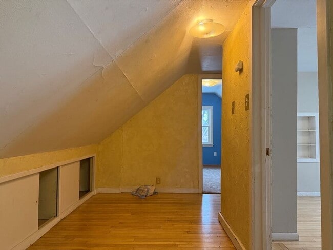 Building Photo - 57 N Terrace