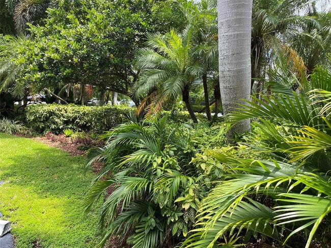 Building Photo - 1311 NE 18th St