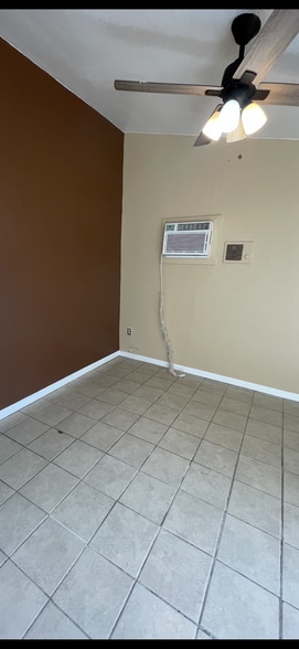 Building Photo - 1124 Laurel Ave