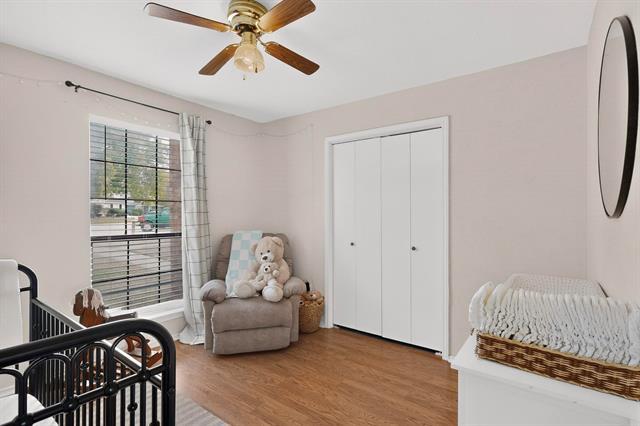 Building Photo - 594 King Cir