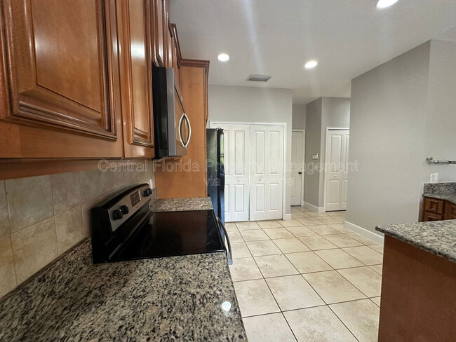 Building Photo - 1213 La Fortuna Blvd