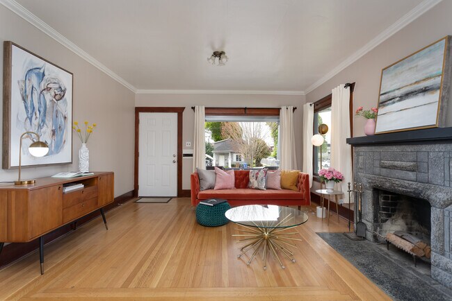 Building Photo - 3819 S G St