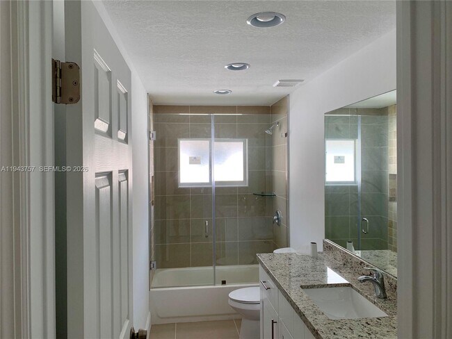 Building Photo - 5711 Buchanan St