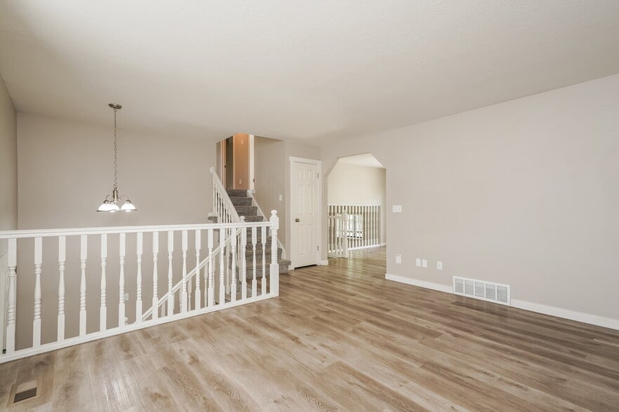 Building Photo - 149 N 400 W