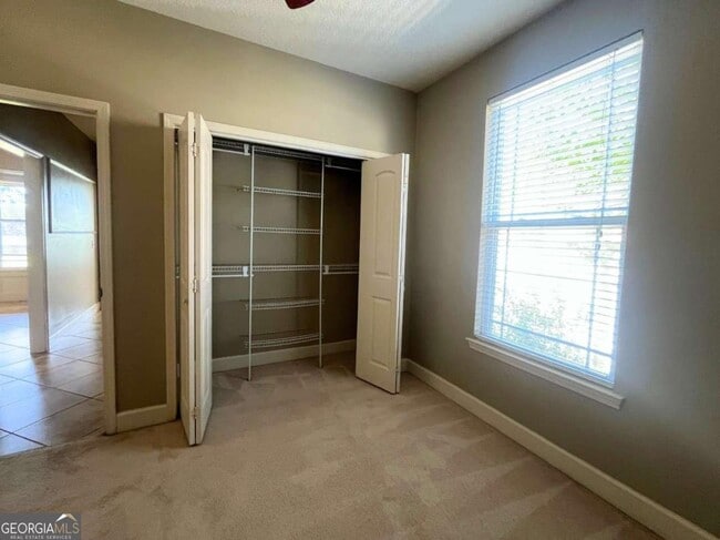 Building Photo - 242 Waters Edge Dr