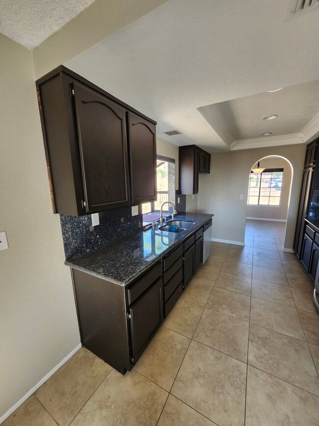 Building Photo - Charming Single-Story Home