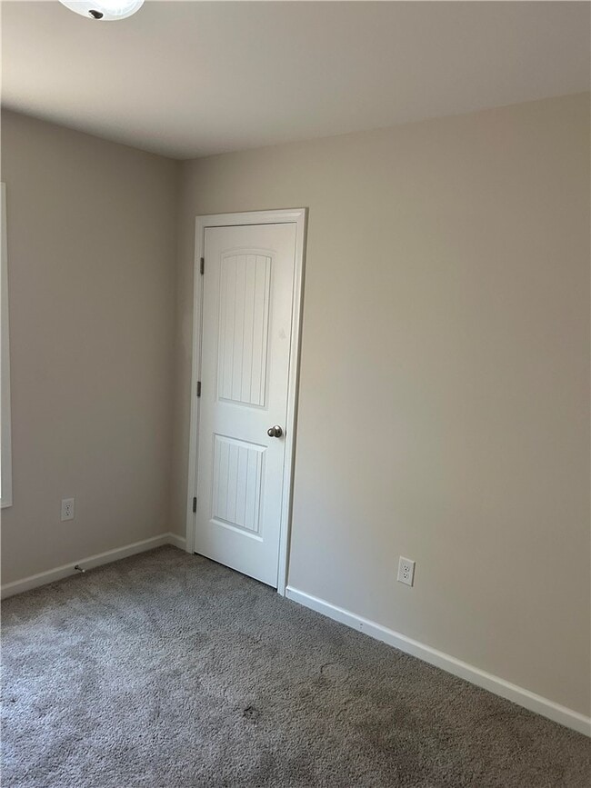 Building Photo - 550 JP Stevens Rd