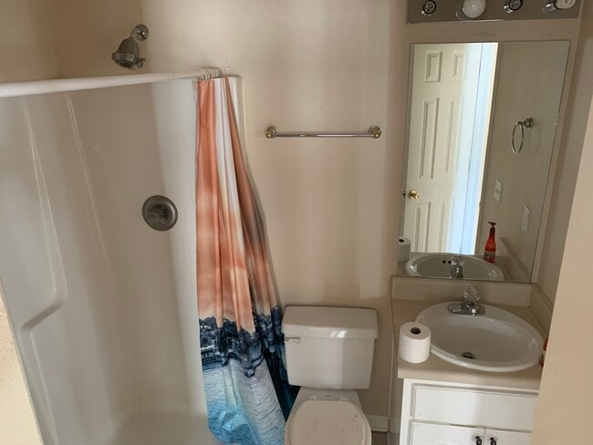 Building Photo - 188 Williamsburg Ave