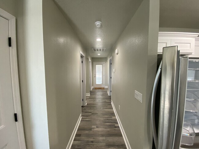 Building Photo - 237 Martin Ave