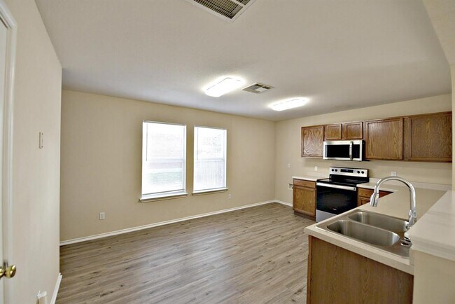 Building Photo - 105 Mesa Dr