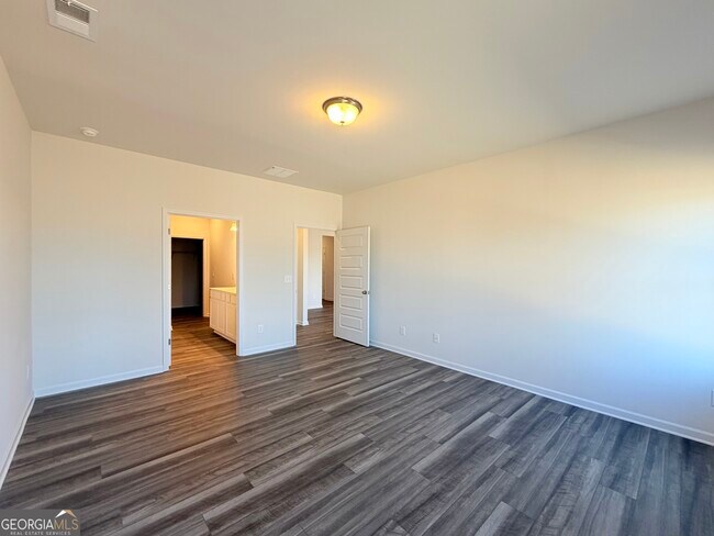 Building Photo - 824 Kensington St