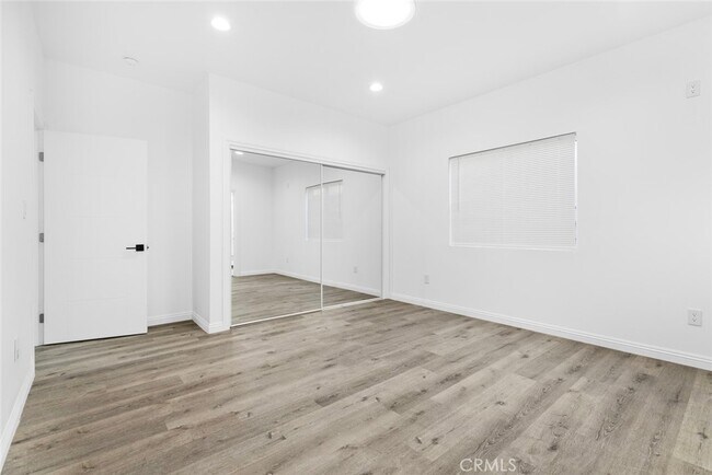 Building Photo - 10863 Nettleton St