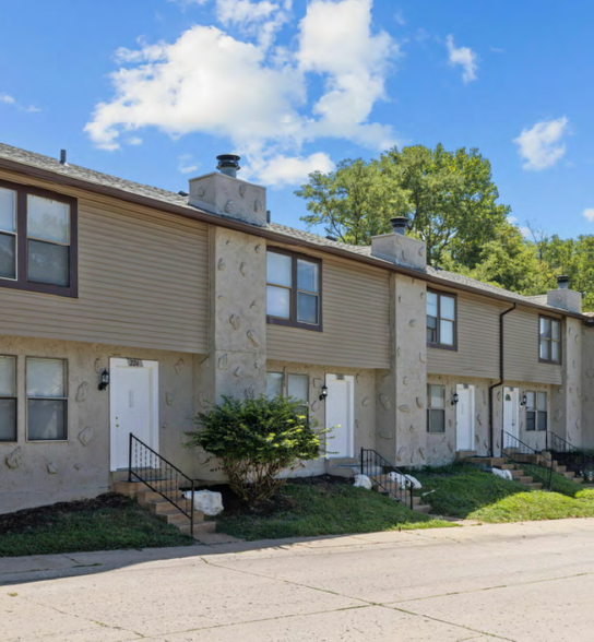 Primary Photo - 216 Northport Hills Dr