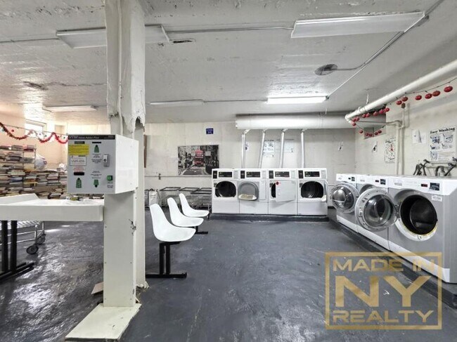 Building Photo - 1 bedroom in FLUSHING NY 11358