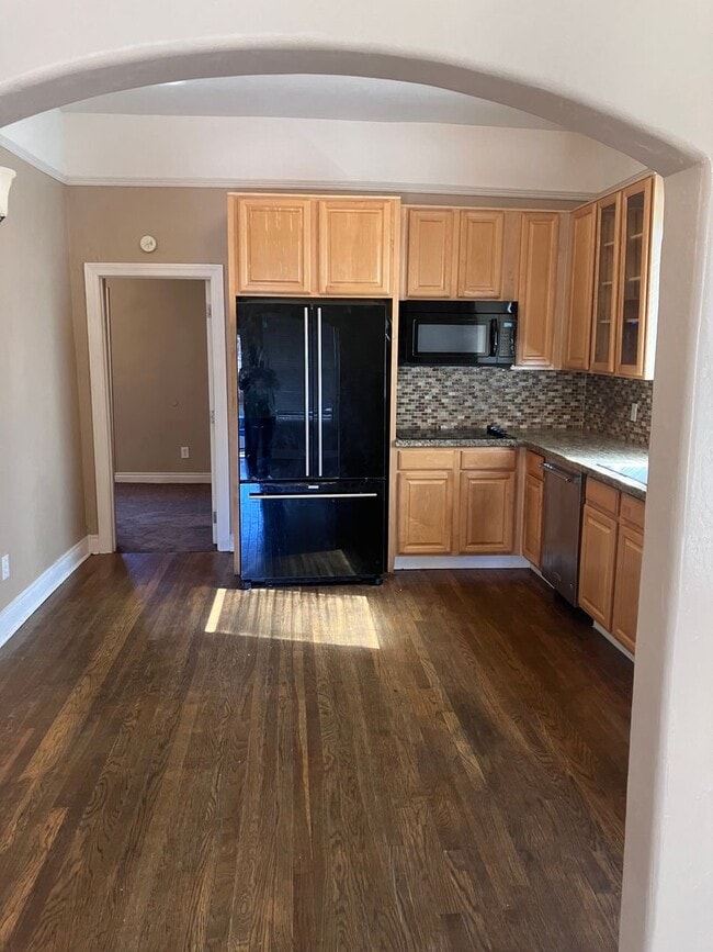 Building Photo - 242-246 N 2nd Ave