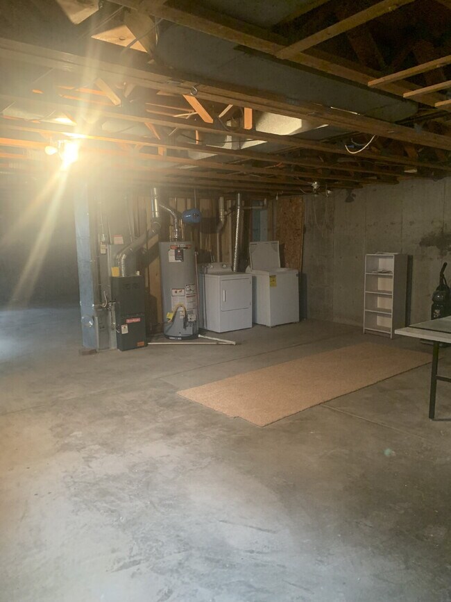 Building Photo - "Charming 3-Bed, 2-Bath Retreat with 1,280...