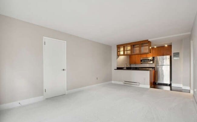 Building Photo - 1 Bed, 1 Bath Condo in First Hill, Steps to Virginia Mason & Swedish Hospital