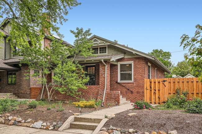 Building Photo - 960 Monroe St