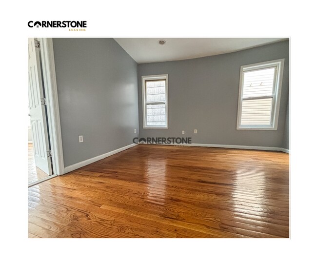 Building Photo - 483 Avon Ave