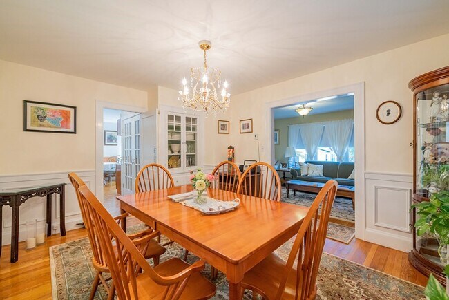 Building Photo - 22 Crescent Hill Ave