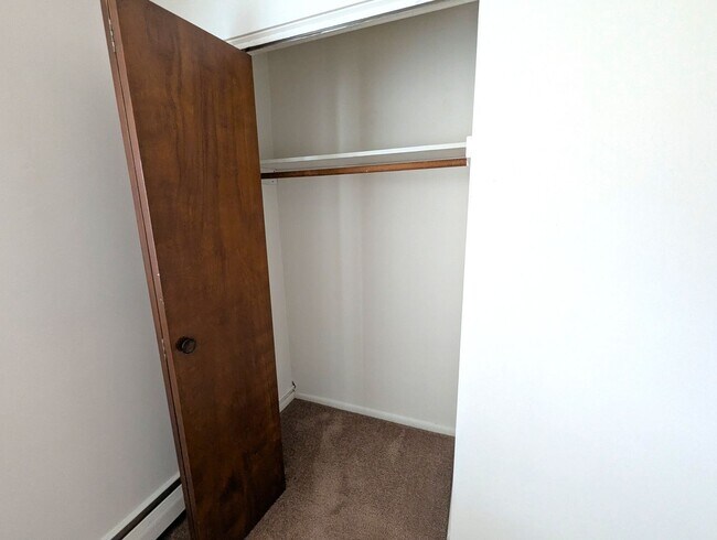 Building Photo - 2020 Pillsbury Ave