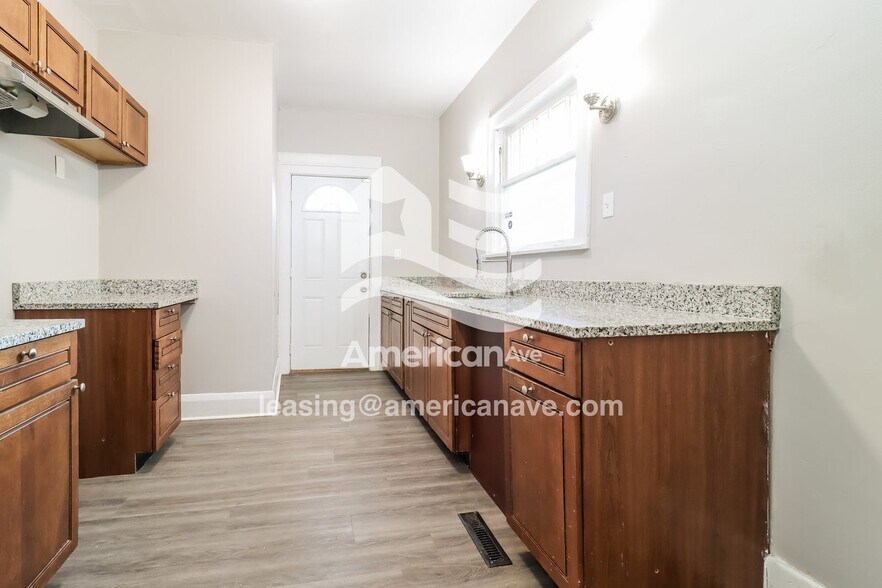 Building Photo - 3962 Woodhaven Dr