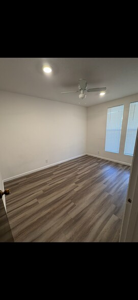Bedroom #2 - 303 Roundtree Ct