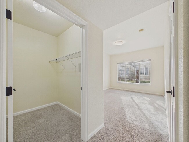 Building Photo - Gated Community with Pool & Clubhouse