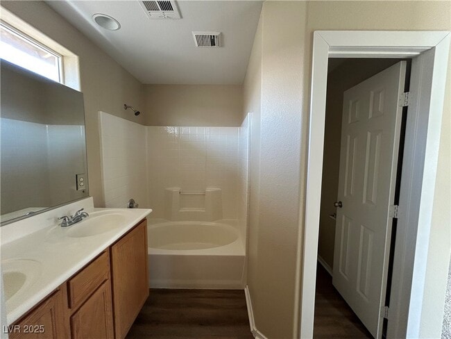 Building Photo - 933 Monte De Oro Ave