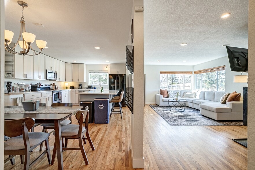 Building Photo - 10490 W Dakota Ave