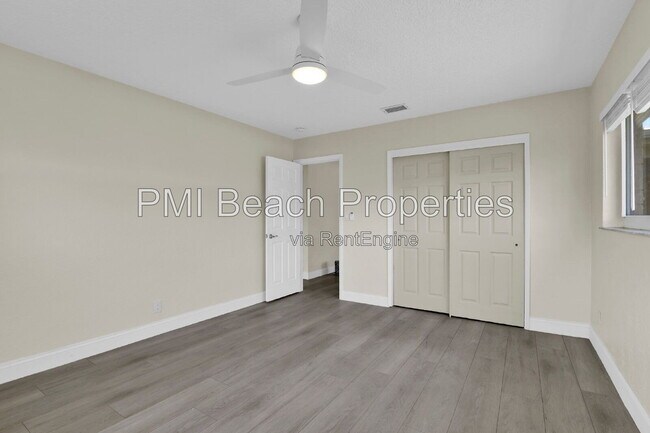 Building Photo - 350 NE 29th St