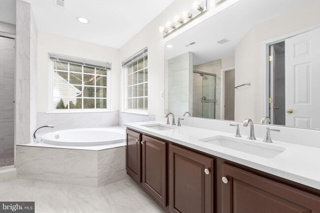 Building Photo - 17575 Deweys Run Ln