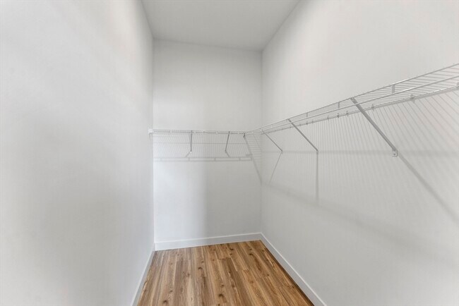 Building Photo - 999 Main St