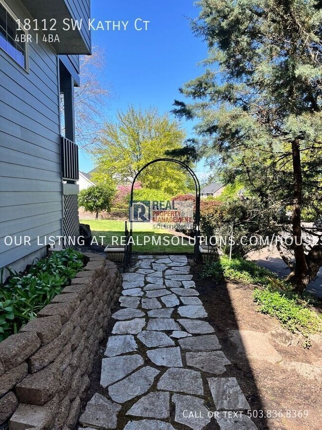 Building Photo - 18112 SW Kathy Ct