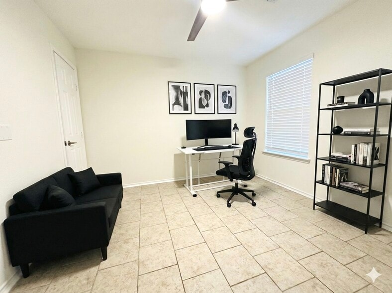 Study/Office or 4th bedroom - 13215 Regency