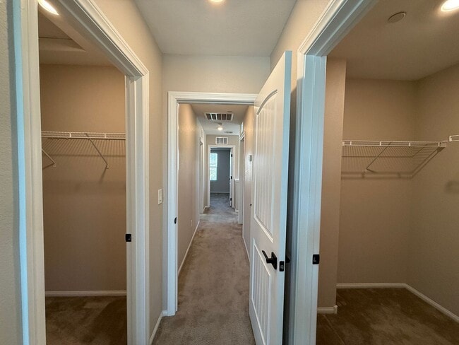 Building Photo - NLV 3 bed in a gated community!