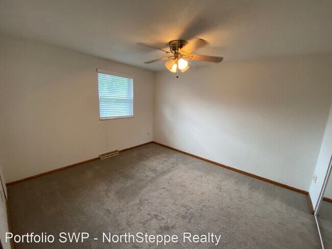 Building Photo - 3 br, 2 bath Apartment - 1451-1461 Worthin...