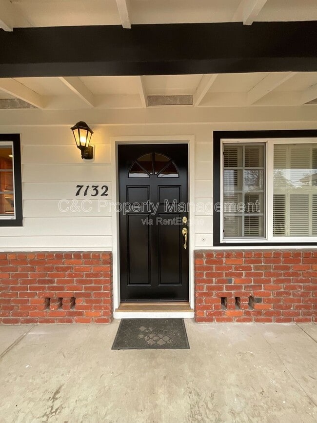 Building Photo - 7132 Bark Ln