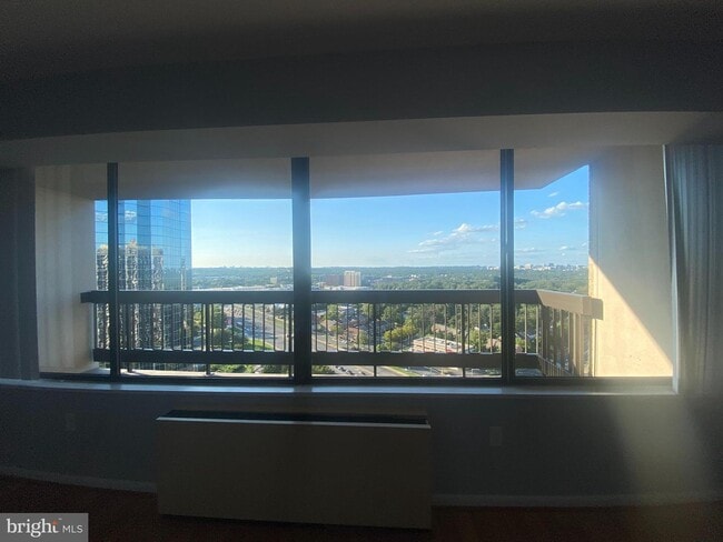 Building Photo - 3701 S George Mason Dr