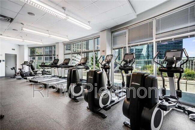 Building Photo - 44 Peachtree Pl NW