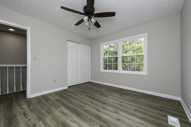 Building Photo - Spacious 3BR/2.5BA with Fenced Yard & Attached Garage in Piedmont $1,850/mo rent