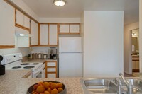 Building Photo - 2 Bedroom 1 Bath