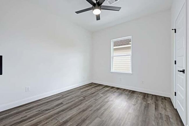Building Photo - 2104 Bringhurst St