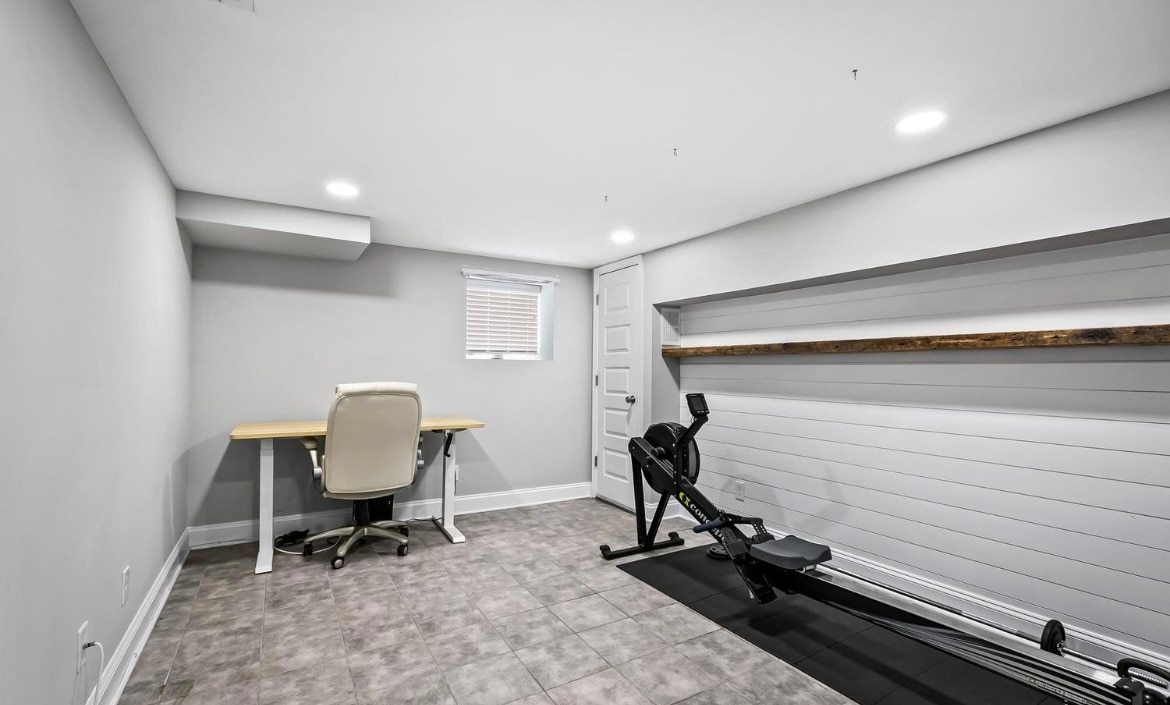 Lower Level Bedroom with Full bath - 106 E Clement St