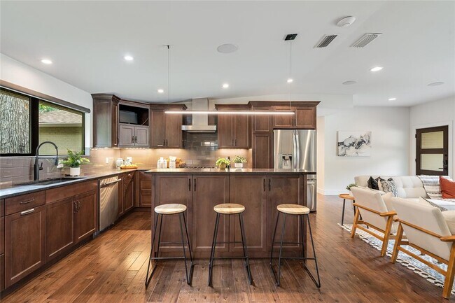 Building Photo - 2502 Spring Creek Dr